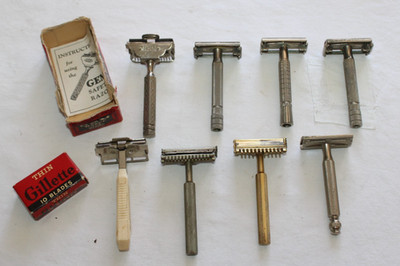 Lot of 8 Vintage Safety Razors Gillette GEM Valet & Gillette Blades