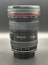 Canon EF 17-40mm f/4L Ultra Wide Angle Zoom Lens for Canon EF With both lens cap