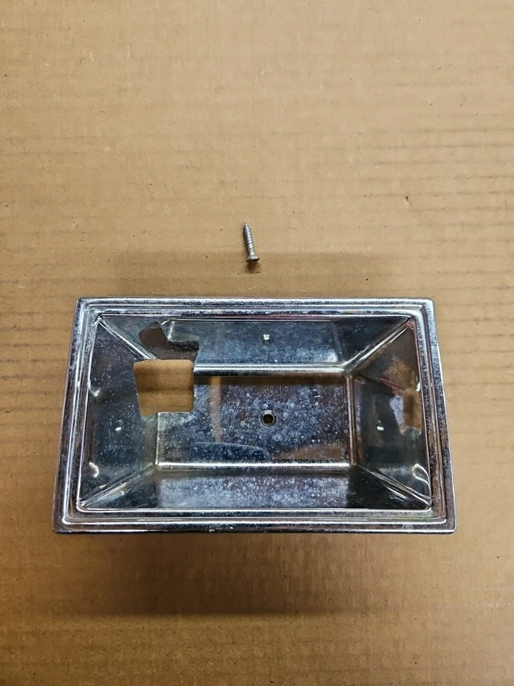 Oldsmobile Delta 88/98 1977-1985 manija de puerta interior moldura lado del pasajero Foto 4 de 4