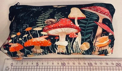 Hübsche Kosmetiktasche ~ Polyester Reise Aufbewahrungstasche ~ süßer Kulturbeutel ~ SIEHE BESCHREIBUNG