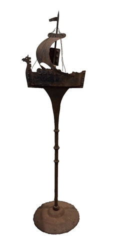 GOBERG – GERMAN HAND-FORGED IRON VIKING SHIP STANDING ASHTRAY C1905 Very Rusted