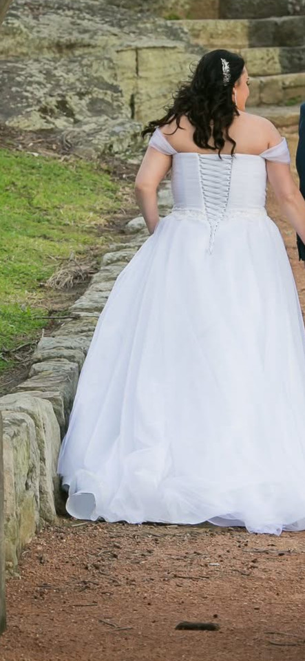 Idora Bridal White Wedding Dress
