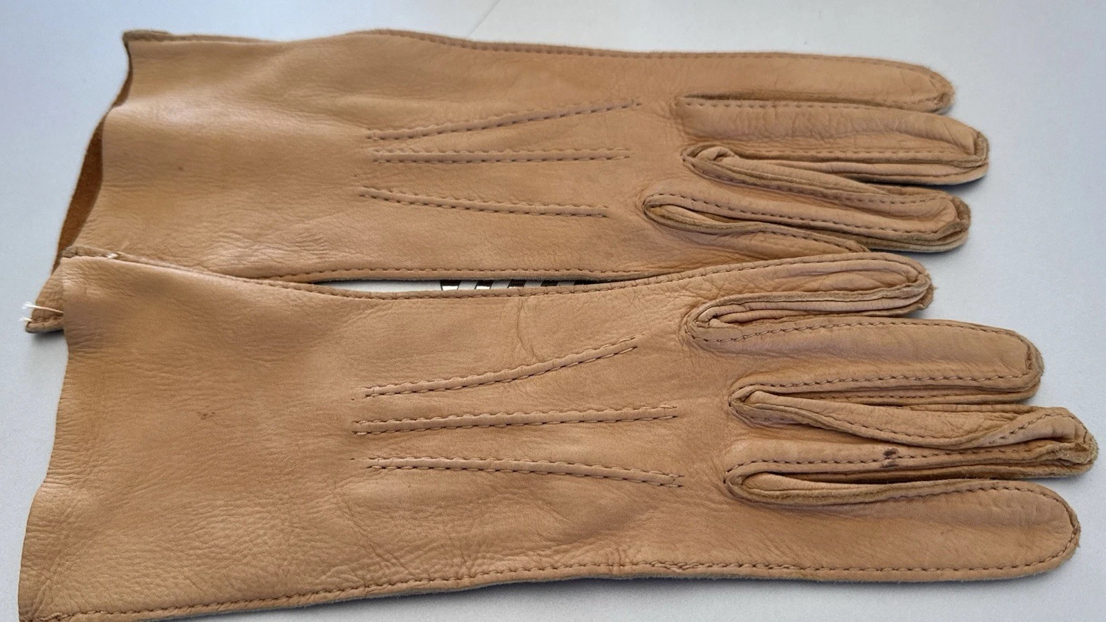 Handmade DEERSKIN Gloves 5 1/2 Deep Beige Style 37 New Never Worn 1970's