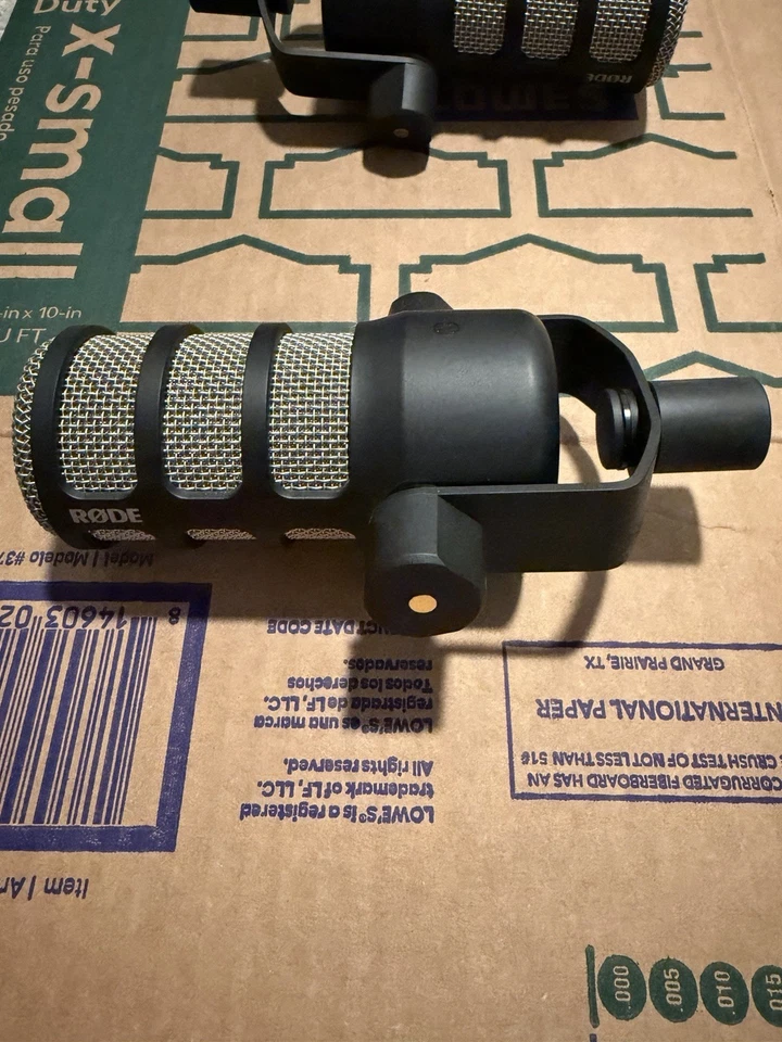 2x Focusrite Scarlett 2i2 Interfaz de audio USB-C PLUS 2x Micrófono Rode PodMic Foto 4 de 4