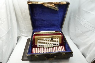 Vintage Scandalli Piano Accordion 41 Keys 120 Bass Red/Gold Italy Made W/ Case