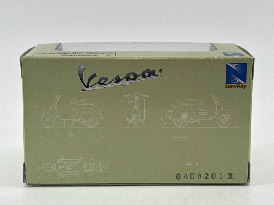 New-Ray Vespa 150 GS 1955 Silver 1:32 Scale Die-Cast Model - Image 4 of 4