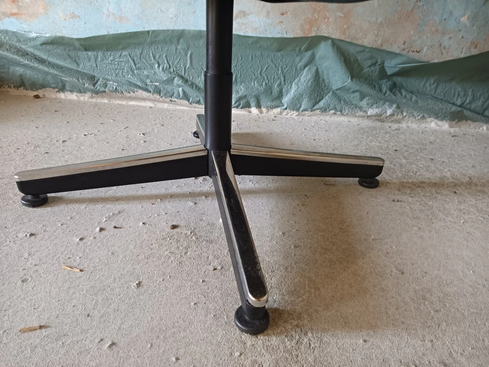 1 Fauteuils Vintage CHARLES POLLOCK / Cognac "Visiteur" pour KNOLL - Photo 3/4