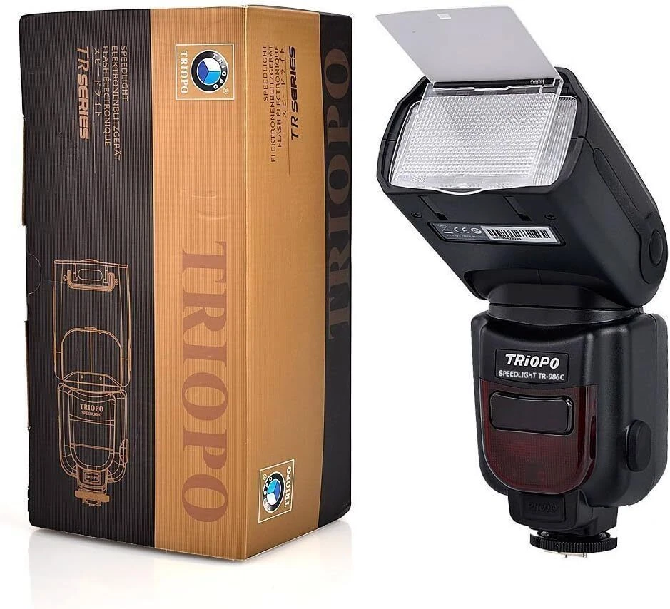 Speedlight flash outlet