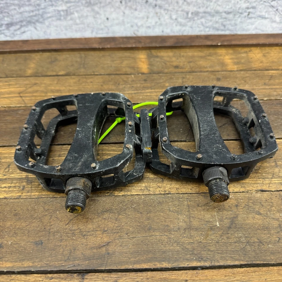 Specialized P415 BMX Pedals LU-215 9/16 in 3PC Mid School Flat Platform Vintage - Image 4 of 4