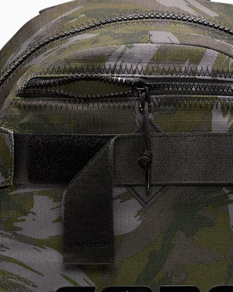 Mochila utilitária camuflada CONVERSE laptop manga garrafa alças de skate bolsos - Imagem 4 de 4
