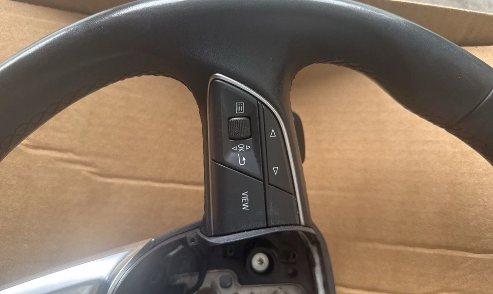 OEM Audi Black Leather Heated Steering Wheel 2021-2023 A4 A5 Q5 SQ5 in box - Image 2 of 2