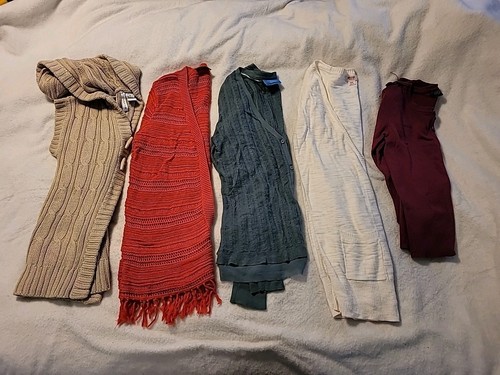 Lot of Ladies Med Knit Sweaters Cardigans Open Front Button Fringed Hooded Crop