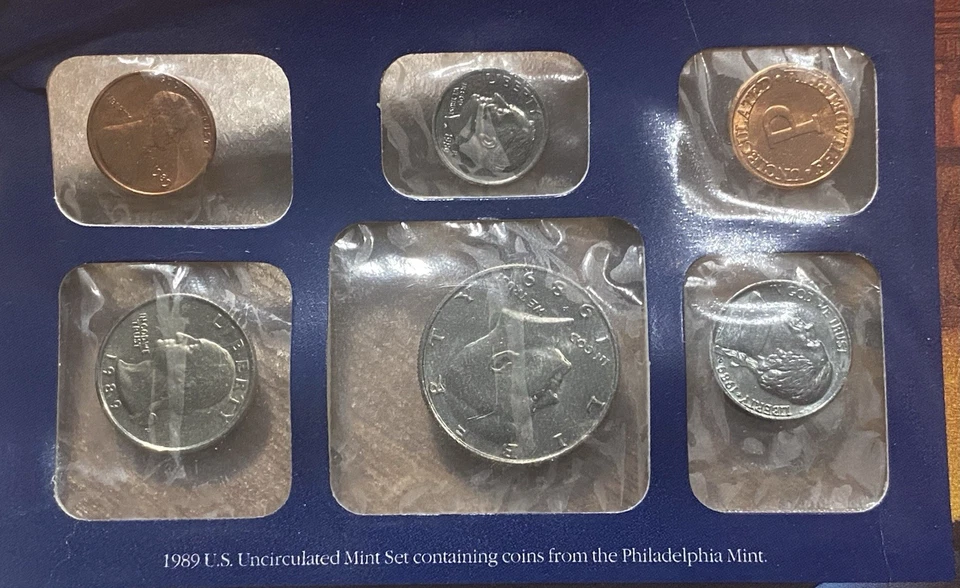 1989 P And D Uncirculated Mint Set Postal Commemorative Society Coin And Stamps - Image 2 of 4