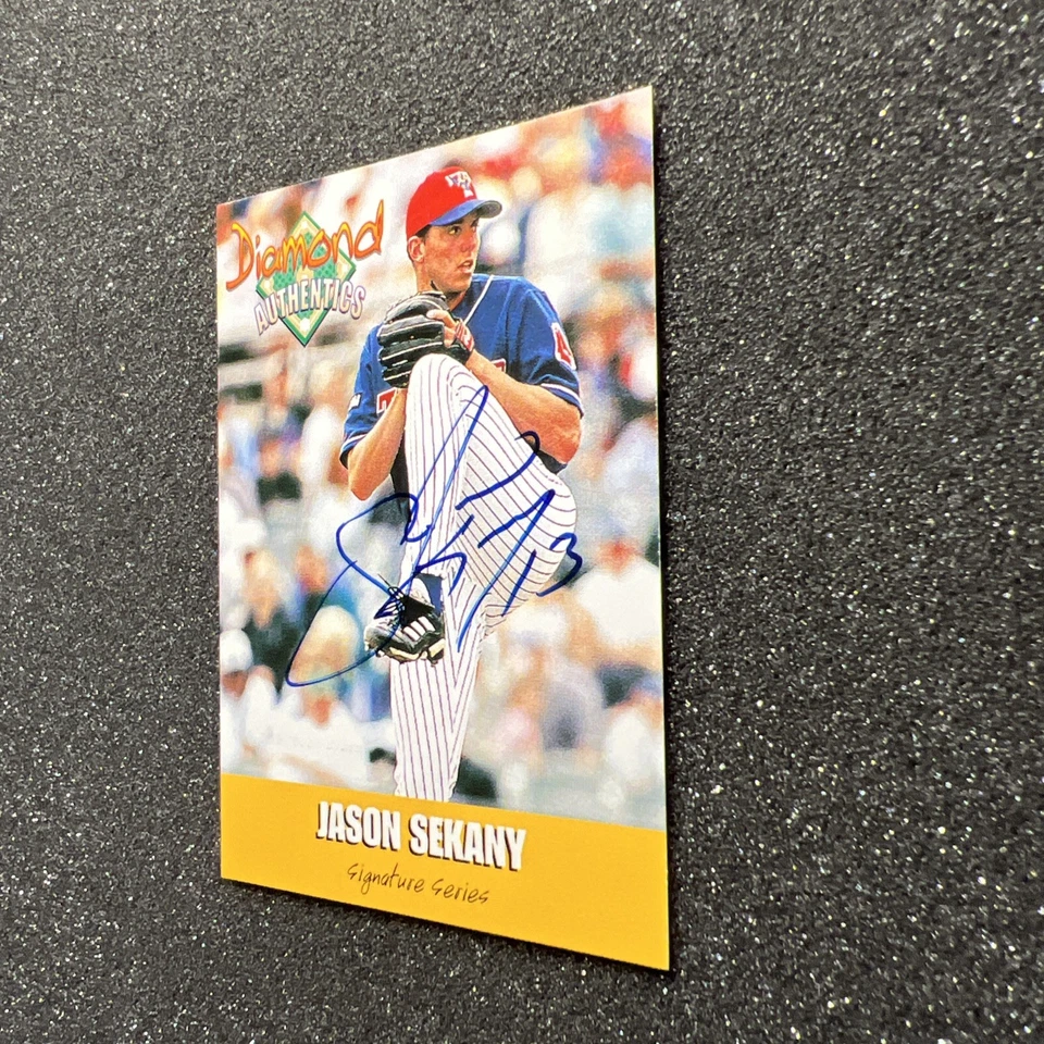2000 Diamond Authentics JASON SEKANY #23 Rookie AUTO 2527/3250 - BASEBALL CARD - Image 3 of 4
