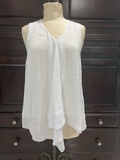 Simply Vera Sleeveless Blouse Women’s Medium White V-neck Asymmetrical Hem