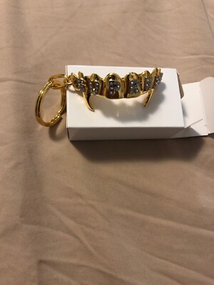 Supreme  Fronts Keychain COLOR：Gold Supreme Fronts 24k Gold Plated Keychain Sold Out Confirmed Wk12