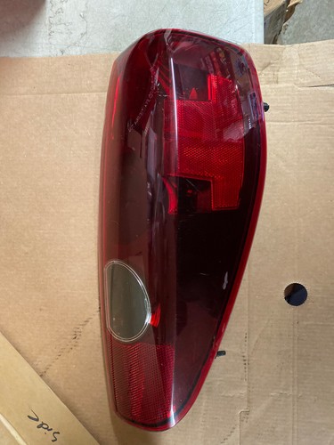 04-12 GM Colorado/Canyon,GM2801164V, RH Passenger Side, New Tail Lamp Assembly - Picture 3 of 6