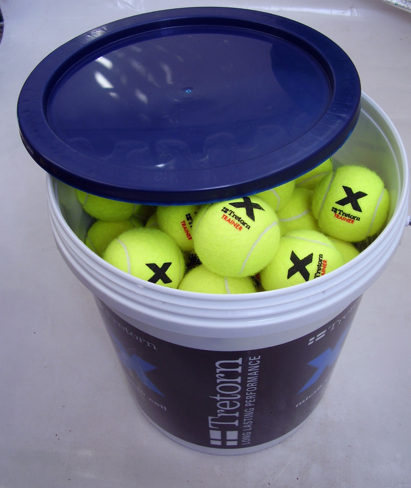 72 NEW TRETORN MICRO X CELL PRESSURELESS TENNIS BALLS FOR BALL MACHINE