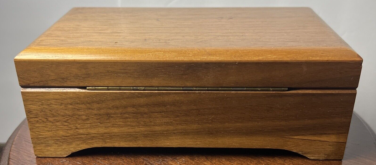 Reuge Hardwood 3/72 3 Songs 72 Notes Swiss Music Box Reuge Hardwood 3/72 3 Songs 72 Notes Swiss Music Box