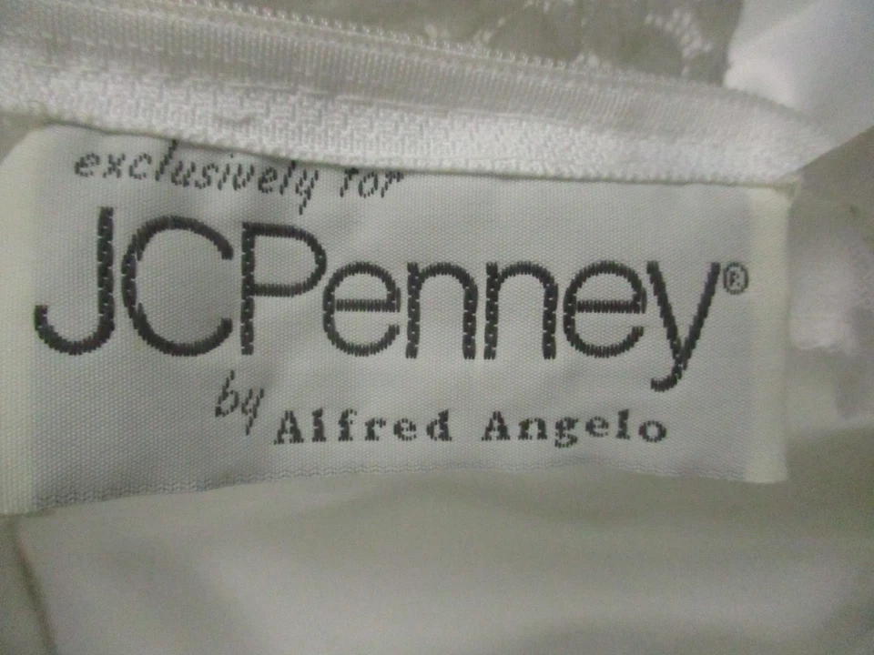 Vestido de novia Alfred Angelo línea 18 A tren cuentas 2 piezas con velo Foto 4 de 4