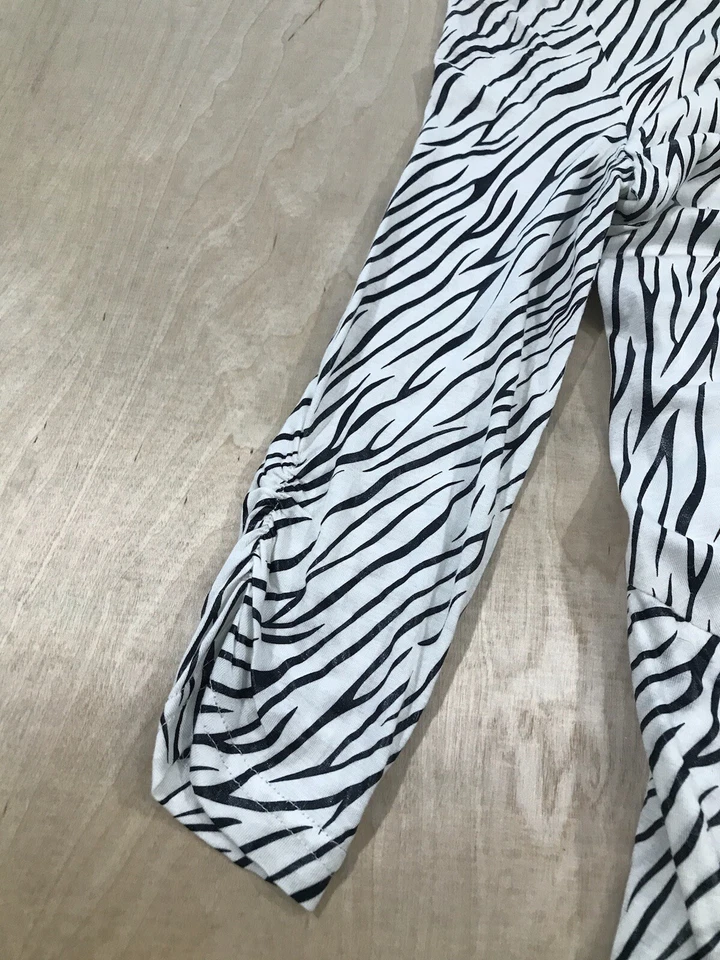 Vestido Ark & Co Talla Pequeña Negro Blanco Estampado Cebra Abierto Anudado Espalda Foto 4 de 4