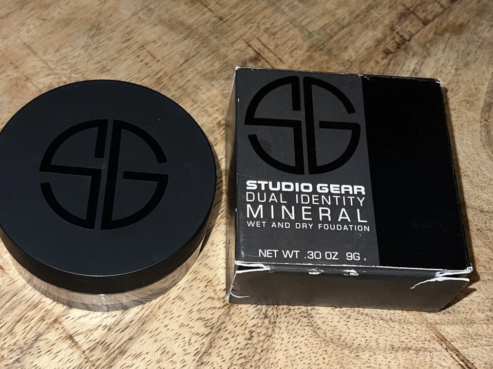 New Studio Gear Cosmetics Dual Identity Wet/Dry Mineral Foundation Raw Sugar - Image 4 of 4