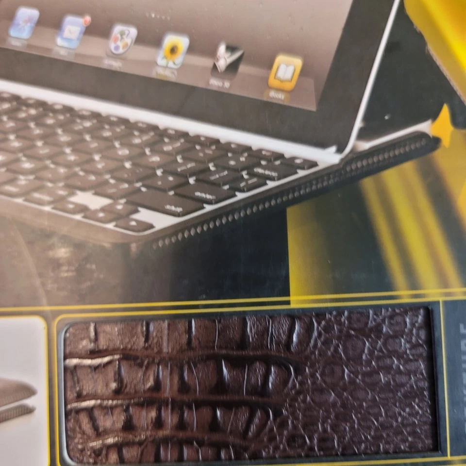 Zagg ZAGGfolio Case With Bluetooth Keyboard For Apple Ipad 2 - Image 3 of 4