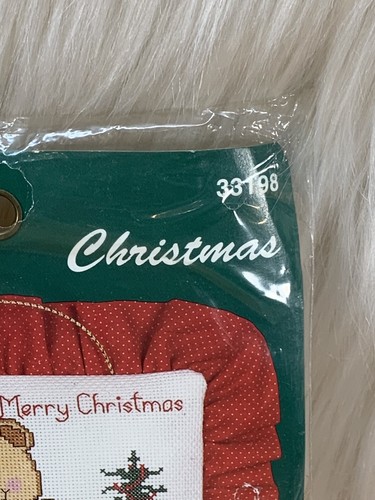Bucilla Christmas Cross Stitch Kit Beary Merry X-Mas Hanging Pillow Picture 5x7 - Picture 3 of 7