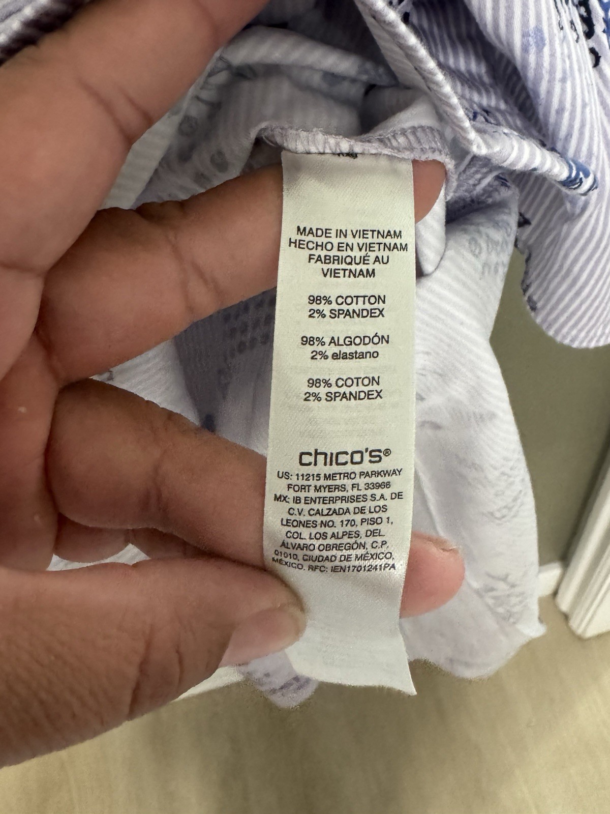 Chicos Button Down with Pattern Size 1 Women's Lo… - image 4