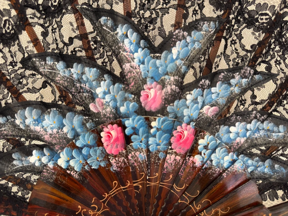 Vintage Spanish Lace Hand Fan El Corte Inglés Floral Hand Painted - Image 2 of 4