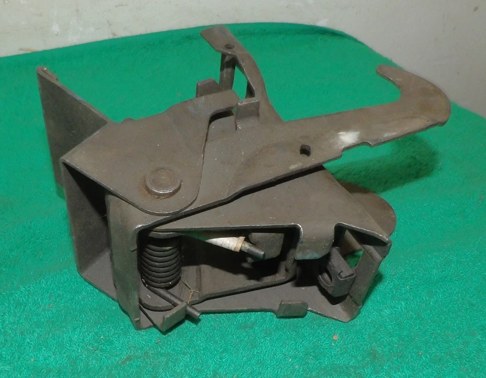 1966 Ford Custom Galaxie 500 Ranch Wagon Country Sedan Conv NOS FRONT HOOD LATCH - Image 4 of 4