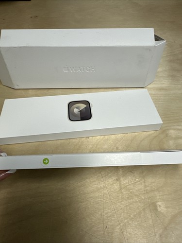 Apple Watch Series 9 GPS 41mm Smartwatch with Starlight Aluminum Case Band - Picture 6 of 11