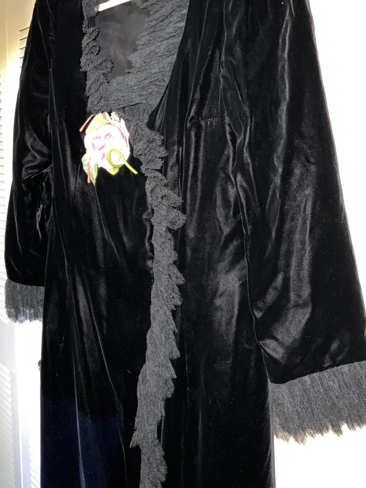 BATA GLAMOUR ANFITRIONA TERCIOPELO NEGRO NEGLIGEE NEW YORK RARA ANTIGUA PERFECTA TALLA S Foto 3 de 4