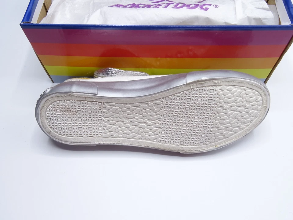NEW Rocket Dog Jetson JCK Athletic Girls Shoes SILVER WHITE GROOVY Kids 2 M - Image 2 of 4