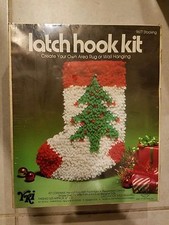 Vintage Valiant 9677 Stocking Latch Hook Kit 12" x 12" 1977 AREA RUG HANGING NEW