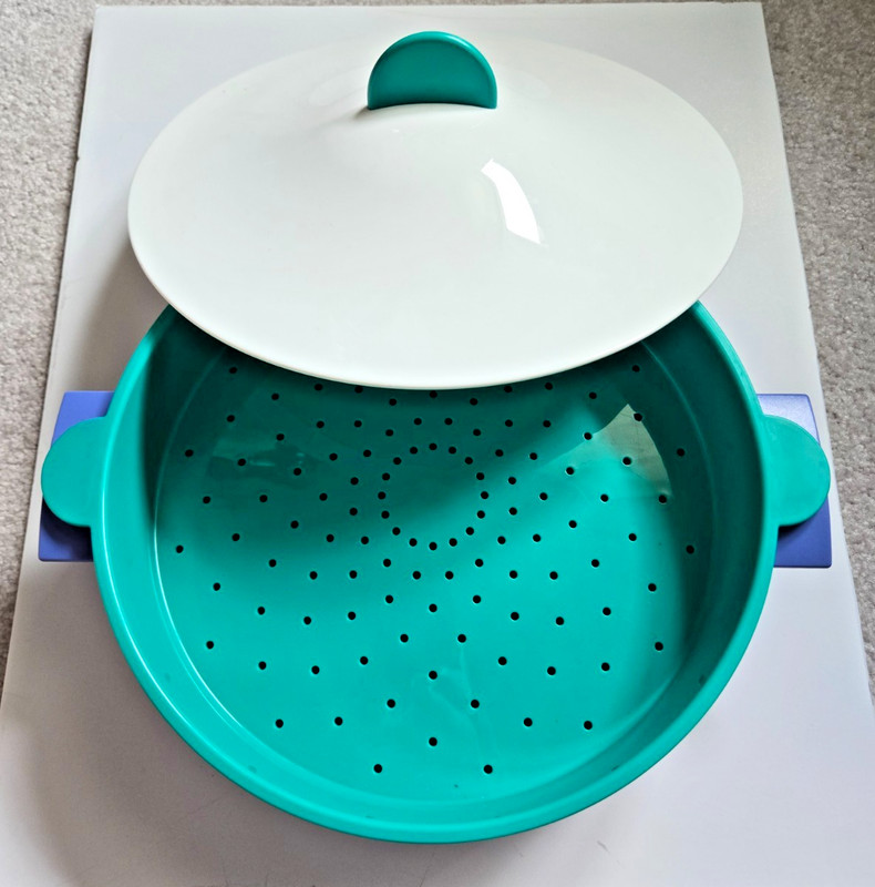 Tupperware Microwave Steamer 9" Lilac Blue, White & Green, EUC Healthy Cooking