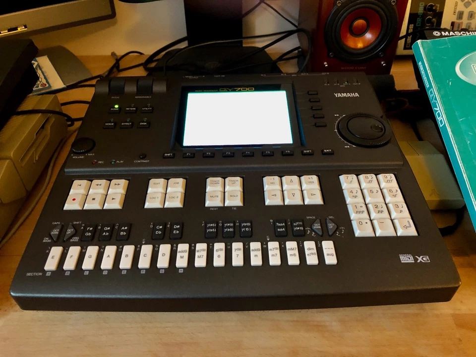 YAMAHA QY 700 Musiksequenzerm + Bedienungsanleitung & Original Yamaha Disk - Bild 4 von 4