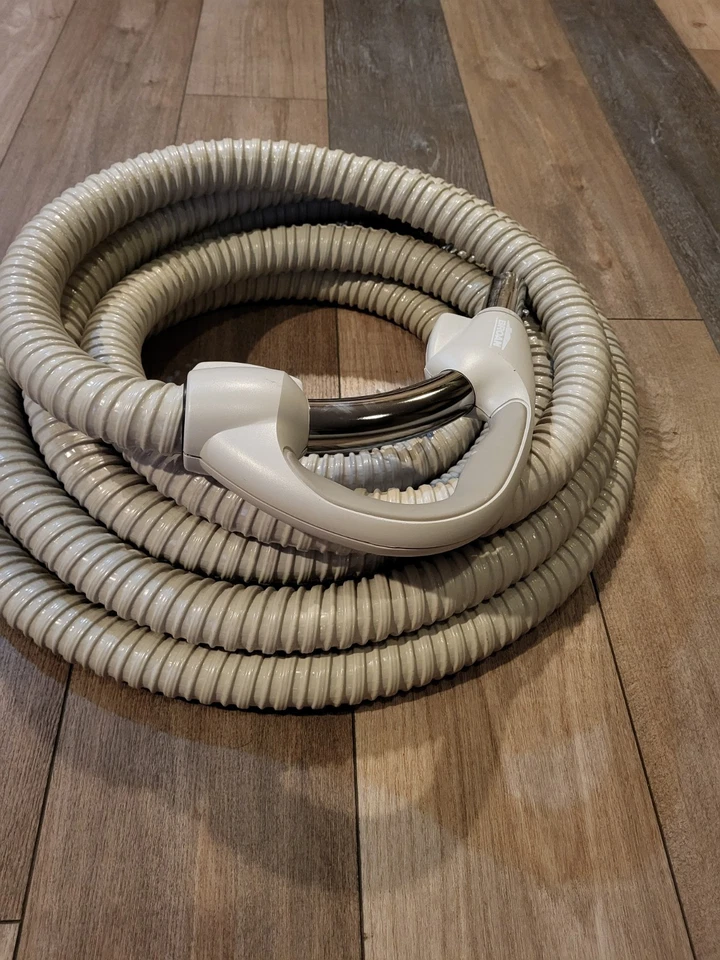 Mangueira de vácuo central Broan 30 pés para vácuo central modelo CV40-D em bom estado - Imagem 3 de 4