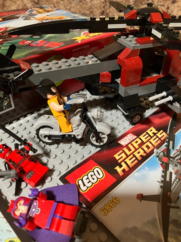 LEGO 6866 Marvel Wolverine's Chopper Showdown Deadpool Magneto X-Men minifigures - Image 2 of 4