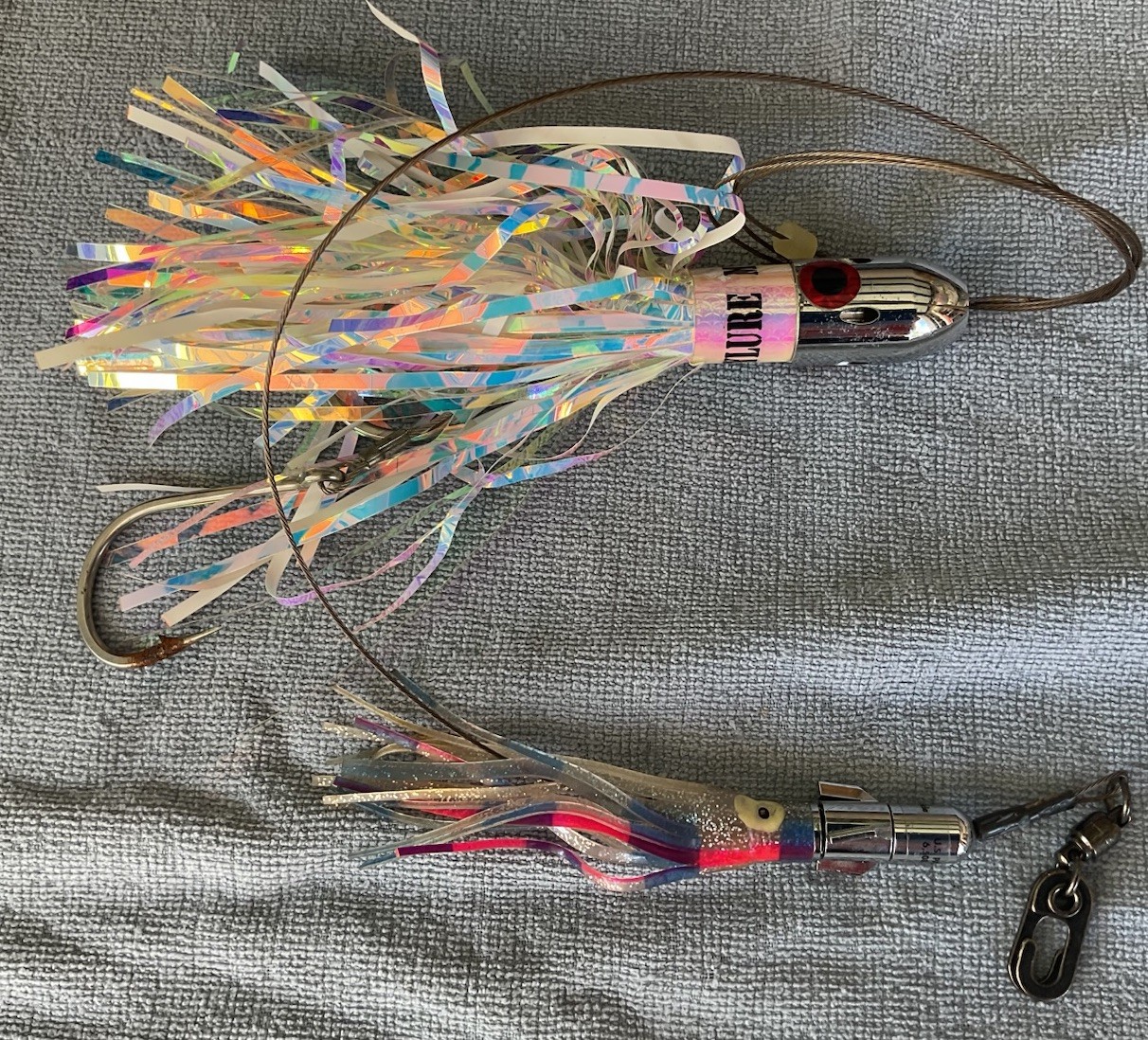 SALTWATER LURES AND THREE ARE DIASY CHAINED - Image 15