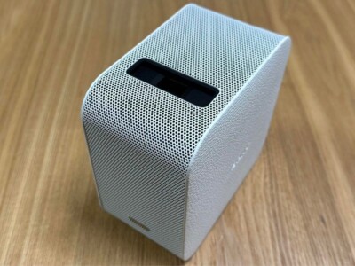 Sony プロジェクター ホワイト LSPX-P1 ソニーの“ひと味違う”ポータブル超短焦点プロジェクター、「LSPX
