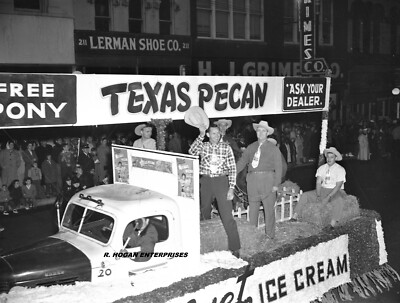 1952 VELVET ICE CREAM PARADE FLOAT NASHVILLE TN 8X10 PRINT PHOTO F90