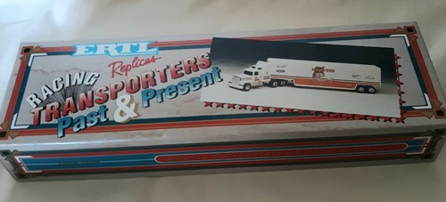 Alan Kulwicki #7 Hooters 1/64 WHITE ROSE ERTL DIECAST TRANSPORTER 1992 NIB - Picture 5 of 9