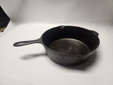 No. 8 Deep Cast Iron Skillet 8" x 3" Deep