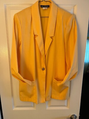 GENTLY USED WOMENS SAGHARBOR BRAND YELLOW BLAZER SIZE12