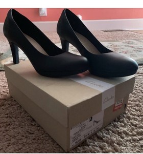 clarks adriel viola pump