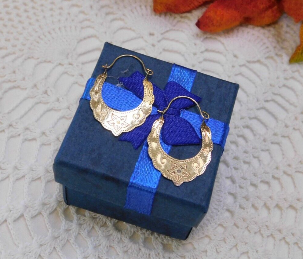 Vintage 14K Gold Filled French Wire Etched Floral Hoop Earrings