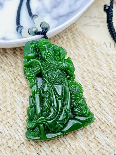 Collier pendentif charme jade guan yu avec perles cordon fait main pierre précieuse verte sculptée - Photo 1 sur 5