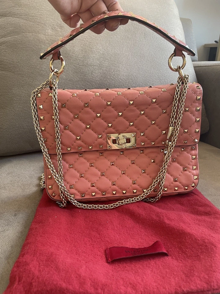 Bolso Valentino Rockstud Spike.Up Solapa Cuero Acolchado Mediano Foto 2 de 4