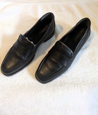 New Vionic Sellah Black Pebbled Leather Loafer Size Woman's US 8, With Box.